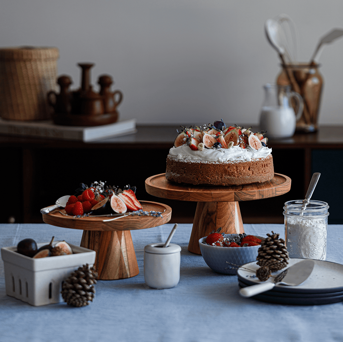 Cake Stand Traditional Style (M) 1404